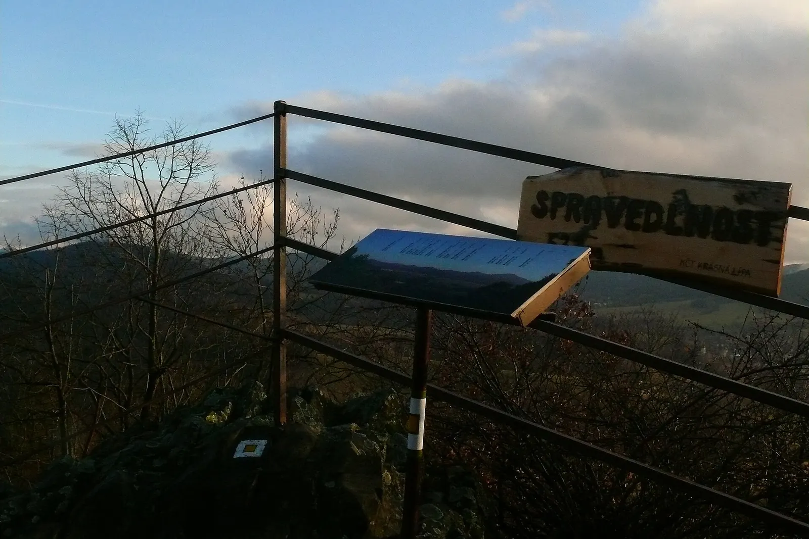 Spravedlnost & Úzké schody